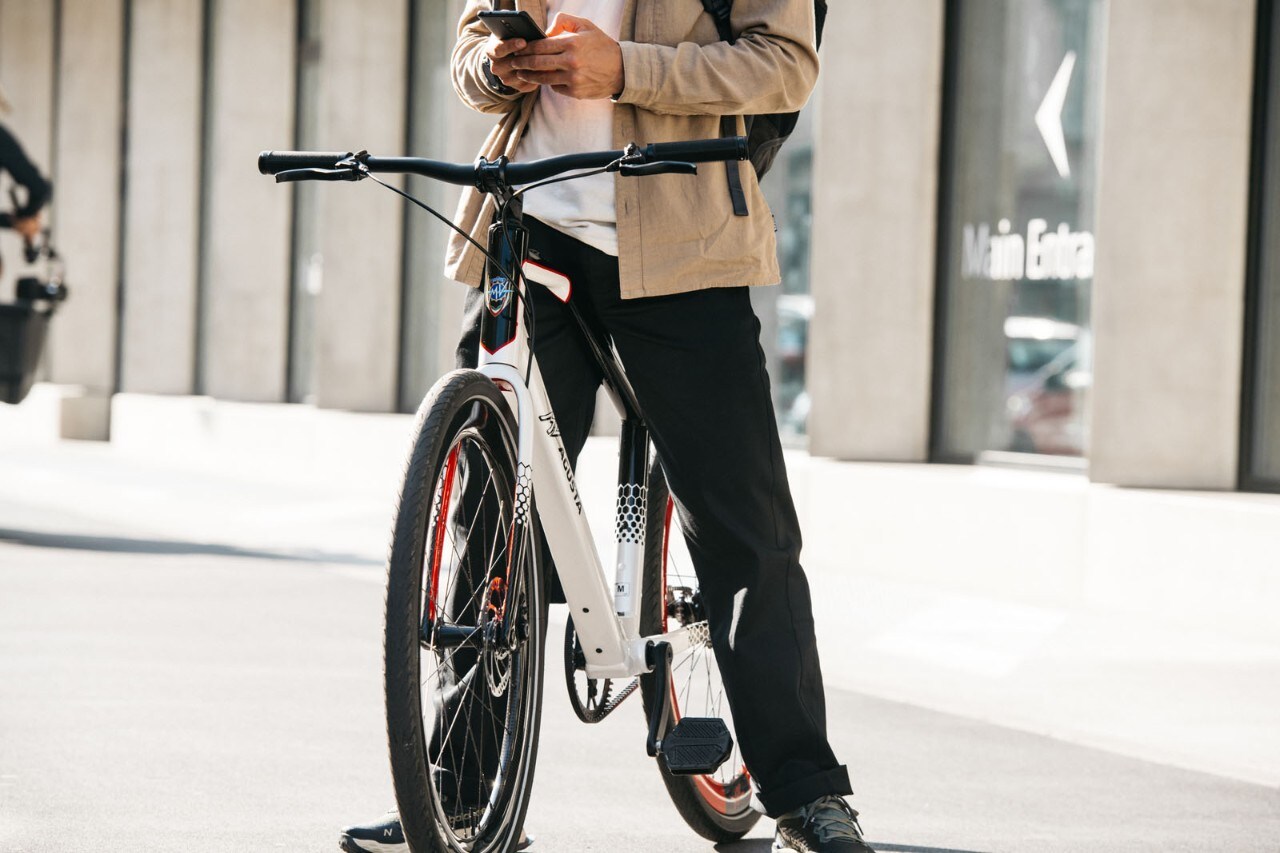 AMO: le PRIME e-bike MV Agusta